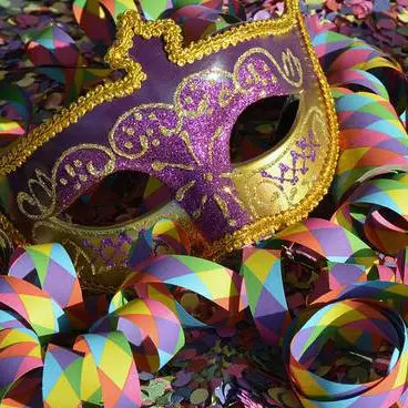 Concorsi in maschera e sfilate: ecco il Carnevale a Brognaturo, Simbario e Spadola