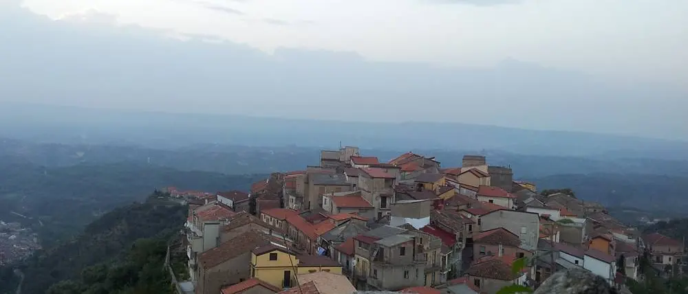 Coronavirus, quattro nuovi casi nella zona rossa di Piani di Arena