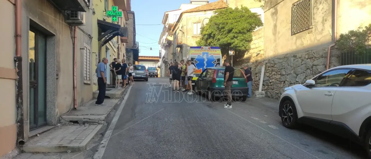 Aggredito in farmacia a Nicotera: l’Ordine dei farmacisti e Federfarma chiedono misure di sicurezza urgenti
