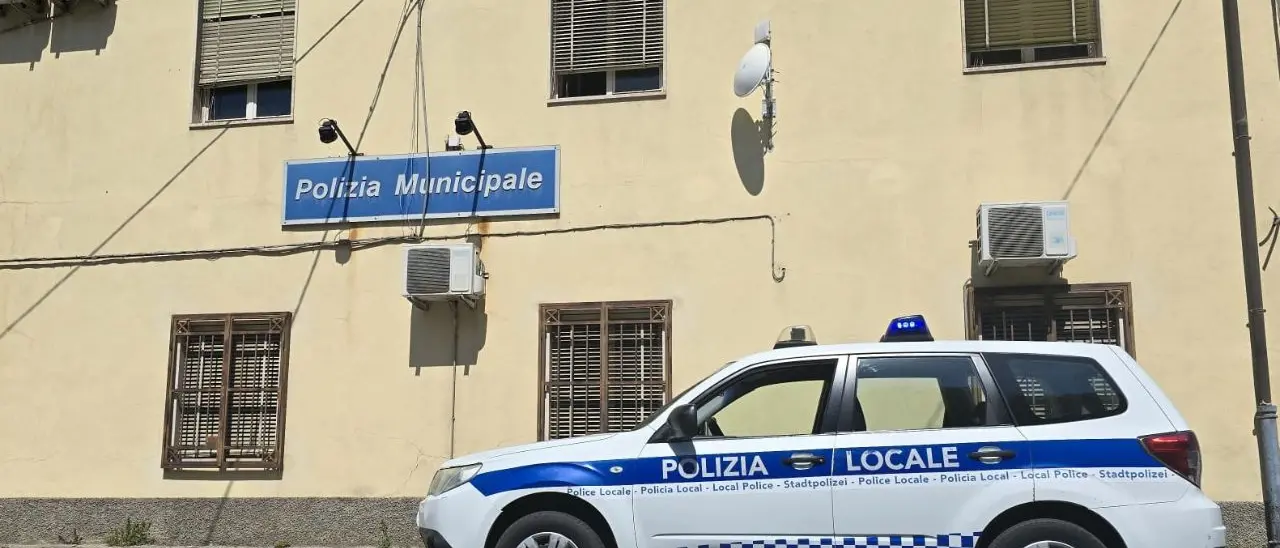 Il Comune rafforza la Polizia locale con 5 nuovi agenti stagionali: più controlli su traffico, sosta e sicurezza a Vibo Marina durante l’estate