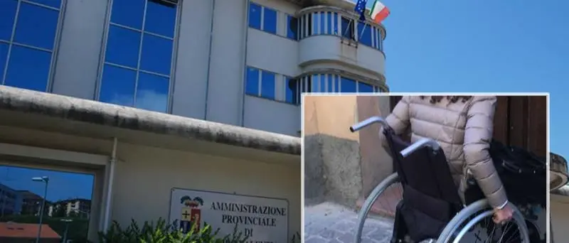 La Provincia di Vibo nega un montascale ad alunna disabile