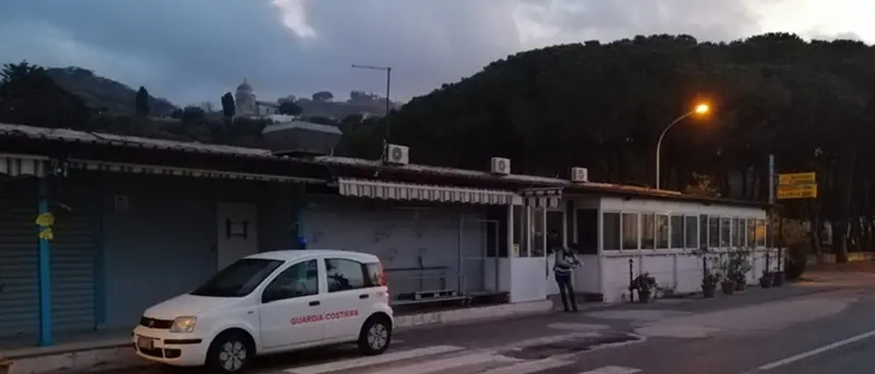 Esercizio commerciale sequestrato a Tropea