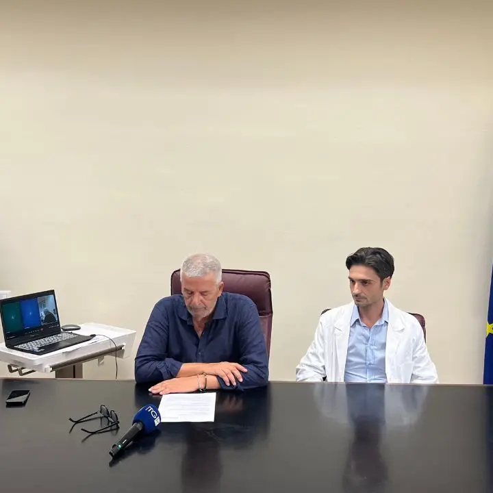 Casi di botulino a Diamante, l’Azienda Ospedaliera di Cosenza: «Tutti i pazienti hanno verosimilmente mangiato la stessa cosa»