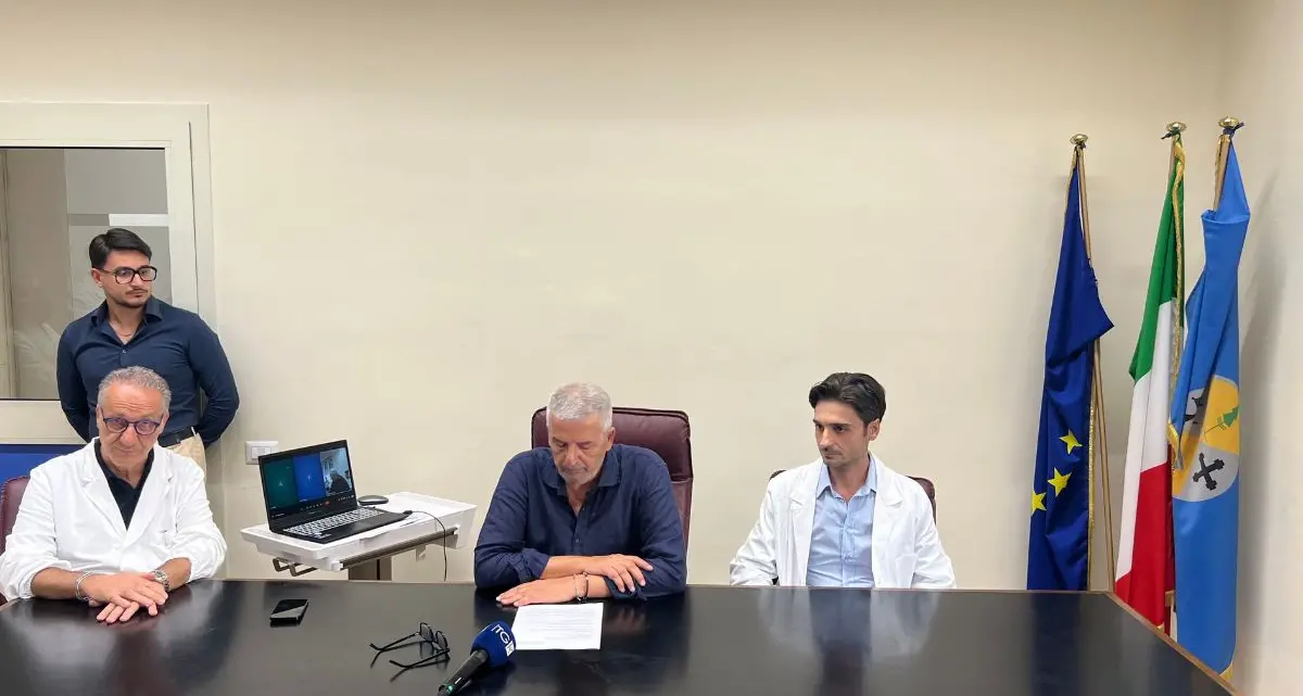 Casi di botulino a Diamante, l’Azienda Ospedaliera di Cosenza: «Tutti i pazienti hanno verosimilmente mangiato la stessa cosa»