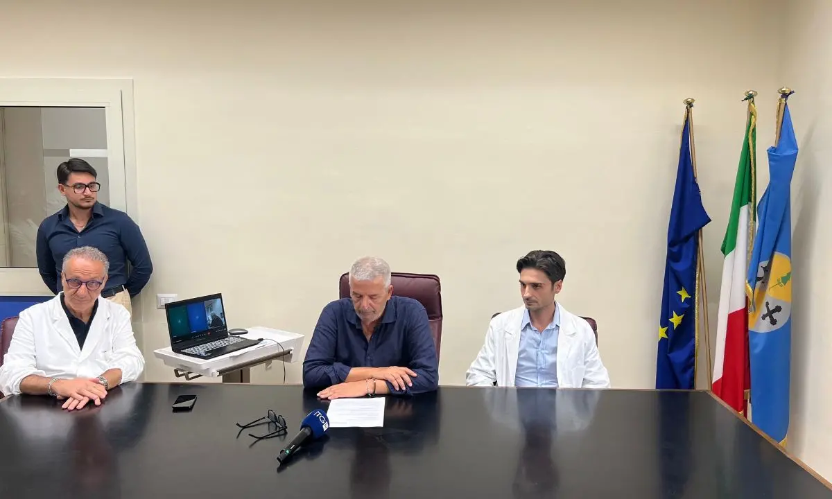 Casi di botulino a Diamante, l’Azienda Ospedaliera di Cosenza:\u00A0«Tutti i pazienti hanno verosimilmente mangiato la stessa cosa»