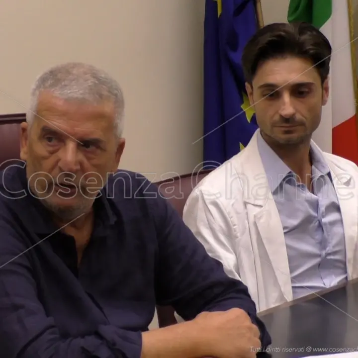 Emergenza botulismo a Cosenza, due casi sospetti in Pronto Soccorso. De Salazar: «Occhio alla psicosi»