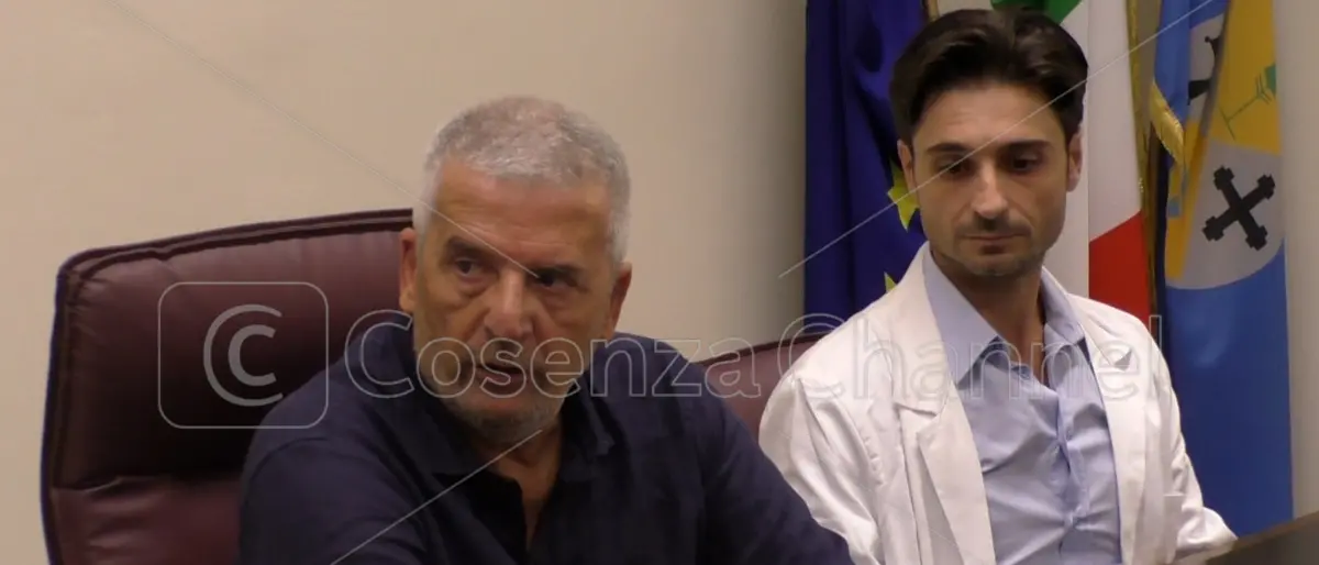 Emergenza botulismo a Cosenza, due casi sospetti in Pronto Soccorso. De Salazar: «Occhio alla psicosi»