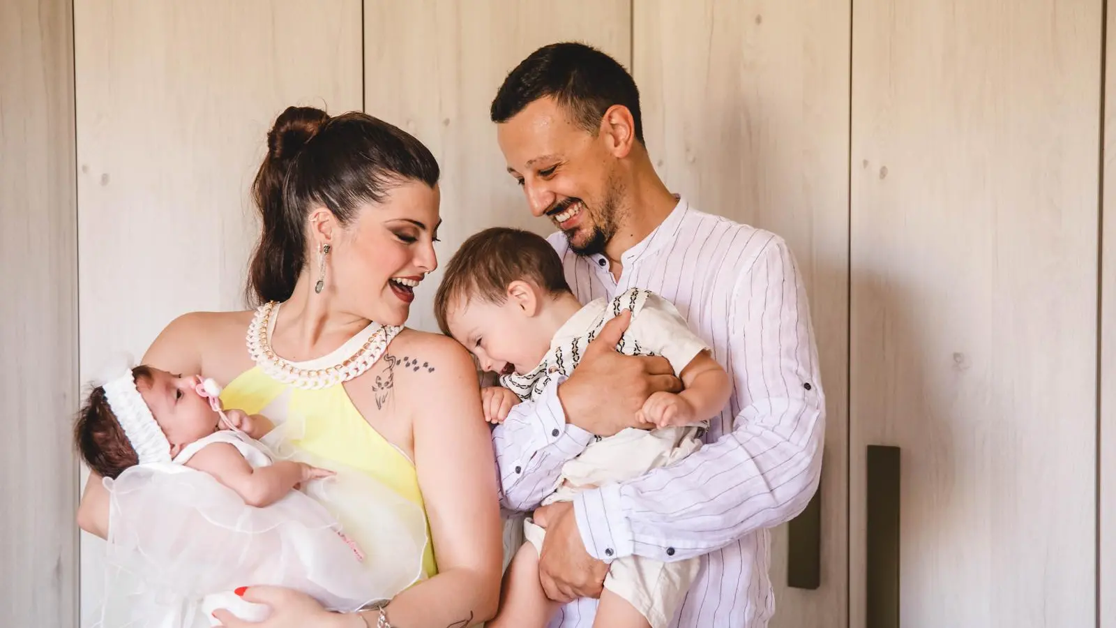 Due figli, mille sfide quotidiane e un amore incondizionato:\u00A0il bello (e il difficile) di essere genitori oggi\n