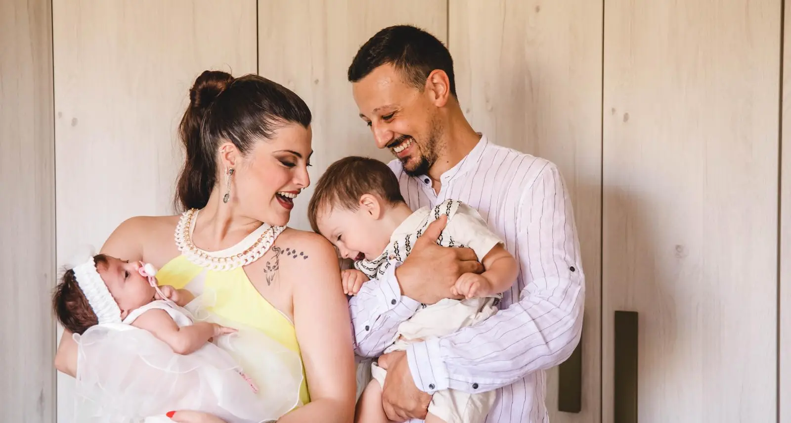 Due figli, mille sfide quotidiane e un amore incondizionato:\u00A0il bello (e il difficile) di essere genitori oggi\n