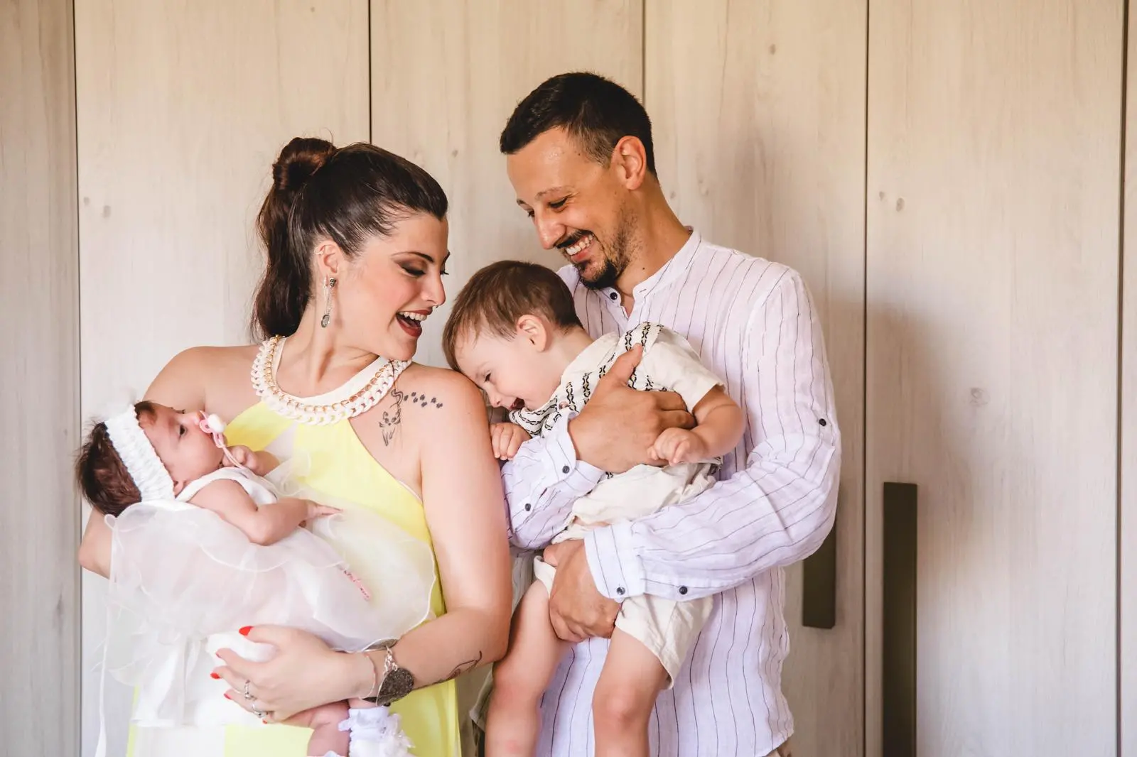 Due figli, mille sfide quotidiane e un amore incondizionato:\u00A0il bello (e il difficile) di essere genitori oggi\n