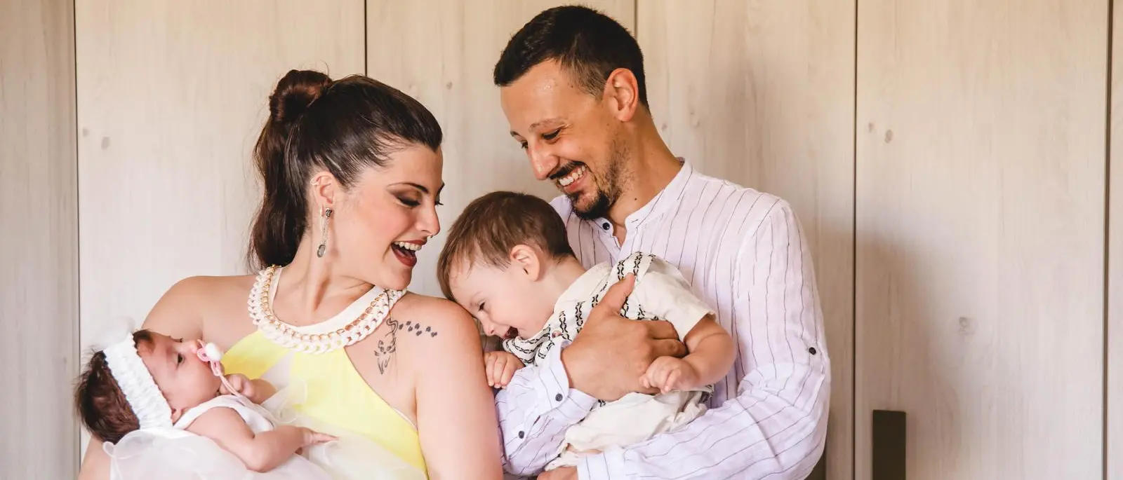 Due figli, mille sfide quotidiane e un amore incondizionato:\u00A0il bello (e il difficile) di essere genitori oggi\n