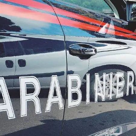 Attimi di follia a Vibo, commerciante colpito con manganelli da due persone con il volto incappucciato\n