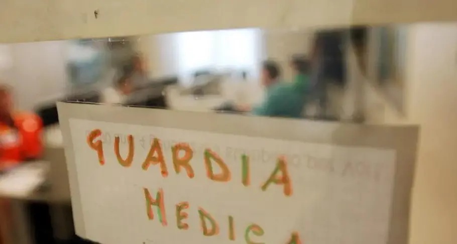 Guardie mediche, la Federazione Fmt: «Positiva l’iniziativa Asp Catanzaro per coprire le postazioni in piena estate»\n