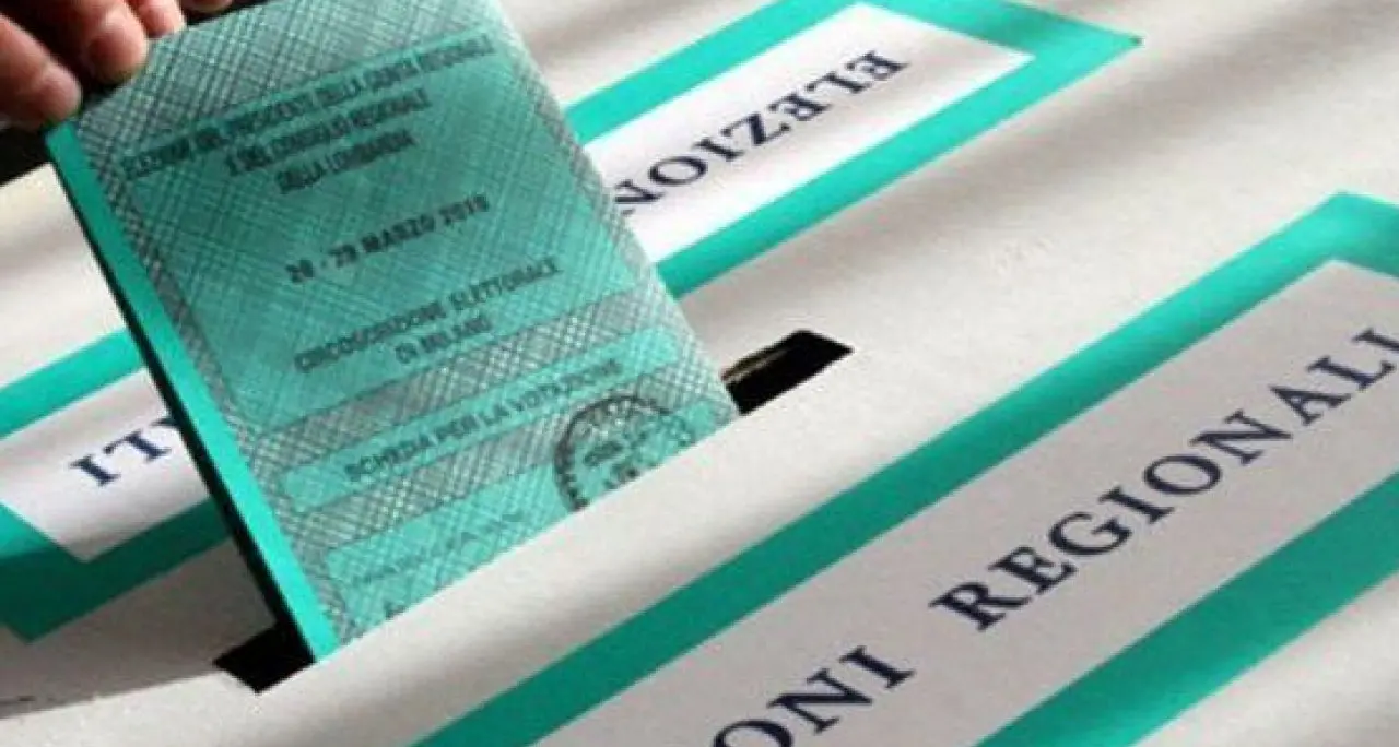 Calabria trascinata al voto d’estate: la corsa frenetica al potere dimentica cittadini e futuro della regione