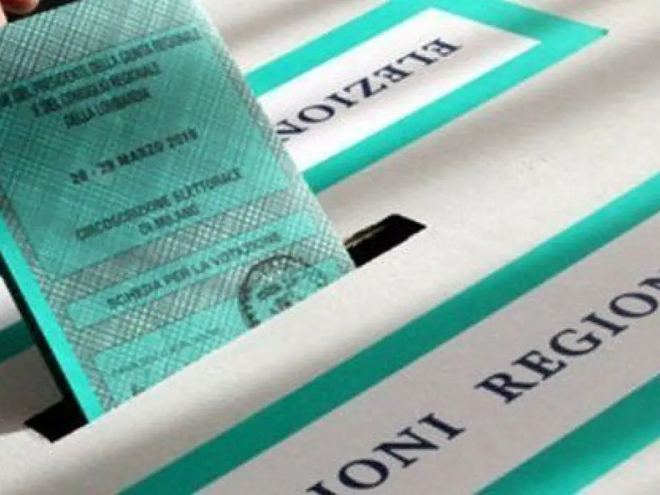 Calabria trascinata al voto d’estate: la corsa frenetica al potere dimentica cittadini e futuro della regione