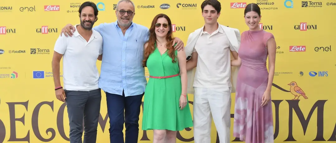 I Cesaroni tornano dopo dieci anni: Claudio Amendola riporta la Garbatella in tv tra nuovi amori, lutti e sfide familiari\n