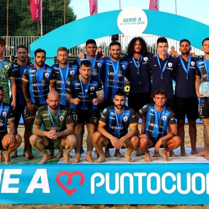 Chiudono alla grande le finali di beach soccer a Cirò Marina con la Lenergy Pisa campione d’Italia