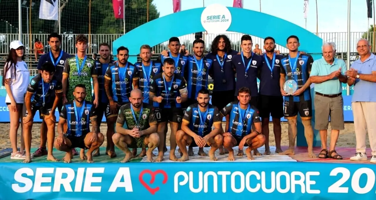 Chiudono alla grande le finali di beach soccer a Cirò Marina con la Lenergy Pisa campione d’Italia