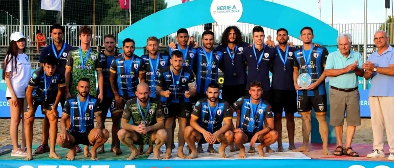 Chiudono alla grande le finali di beach soccer a Cirò Marina con la Lenergy Pisa campione d’Italia