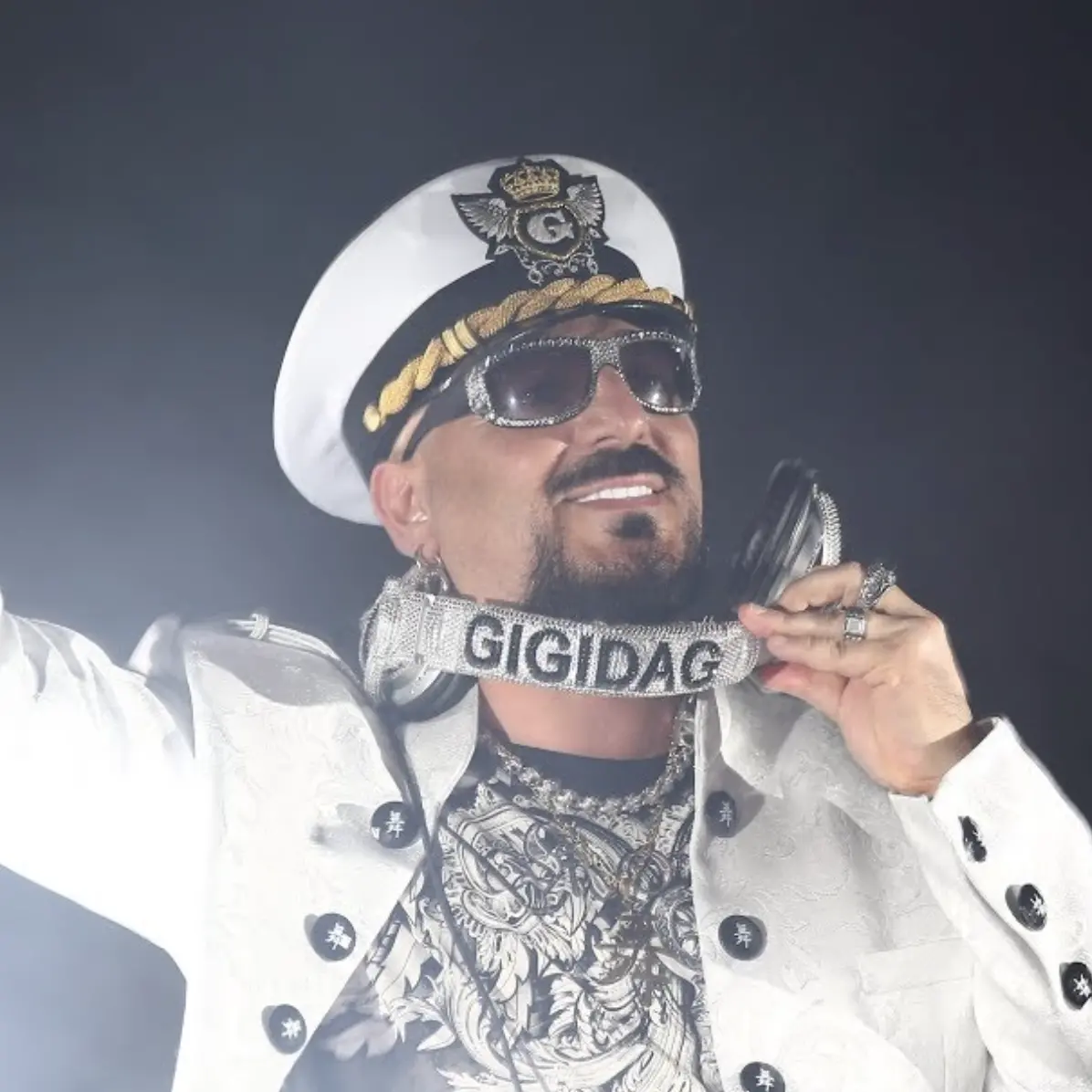 Gigi D’Agostino a Cirella: «Mi piace Brunori. La Calabria è un po’ casa mia»