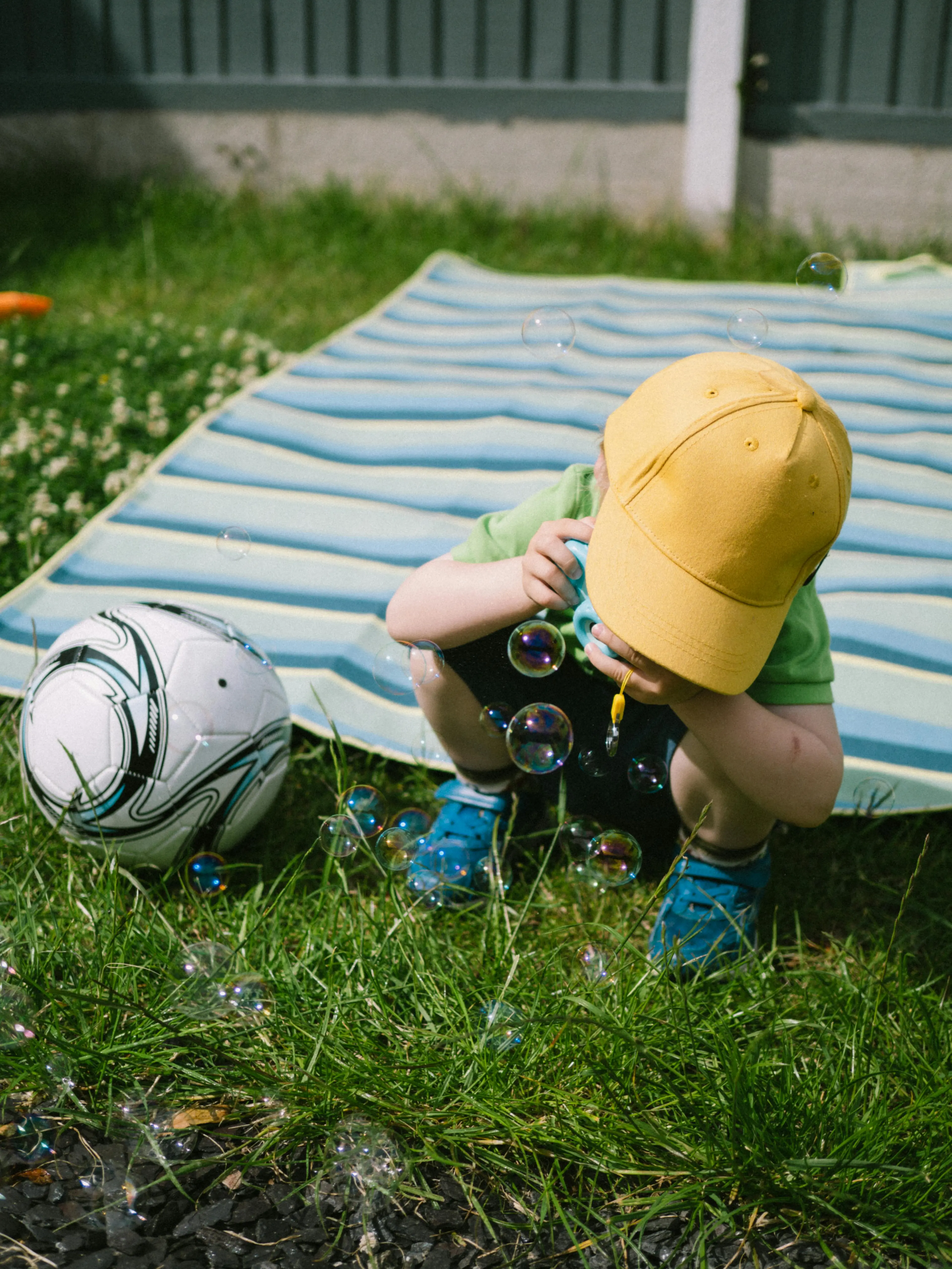 L’estate negata: in Italia un bambino su tre non va in vacanza. Al Sud (e in Calabria) è anche peggio\n