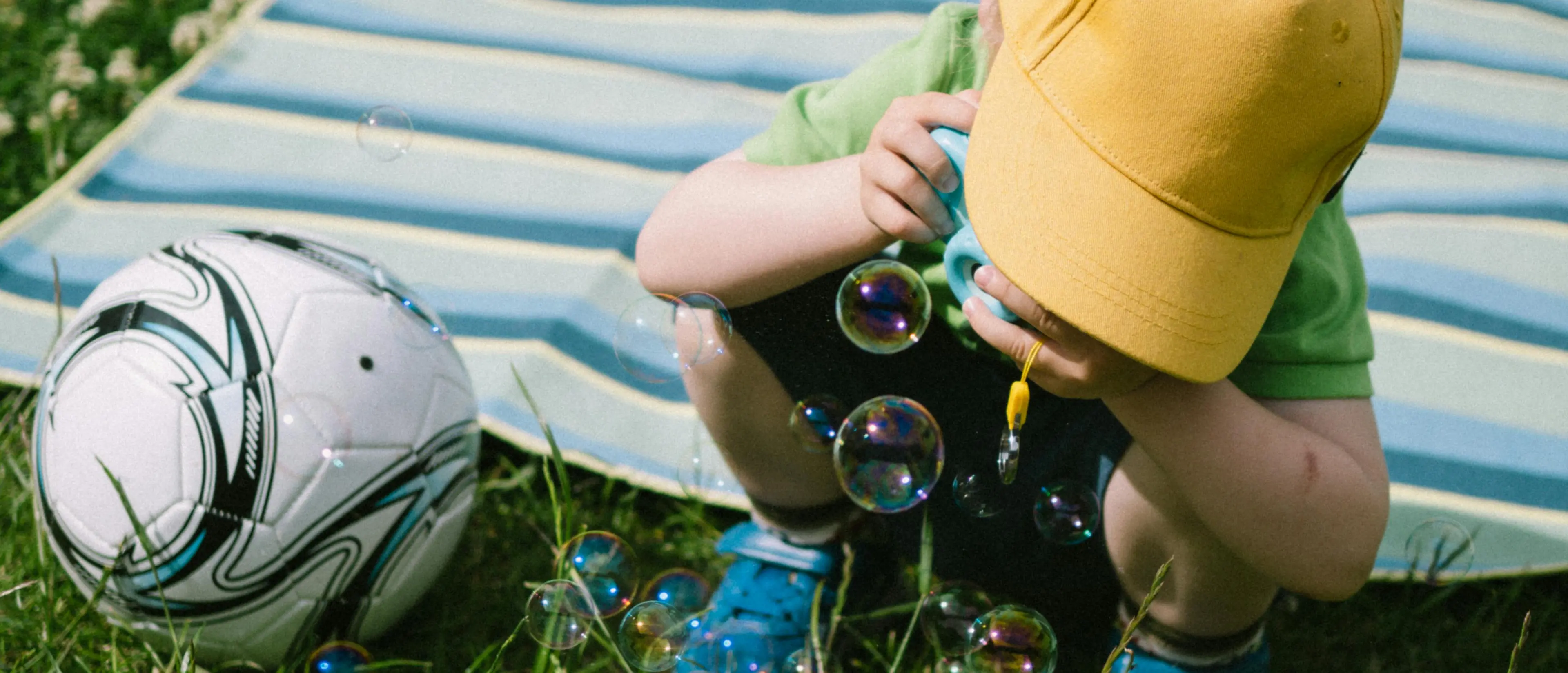 L’estate negata: in Italia un bambino su tre non va in vacanza. Al Sud (e in Calabria) è anche peggio\n