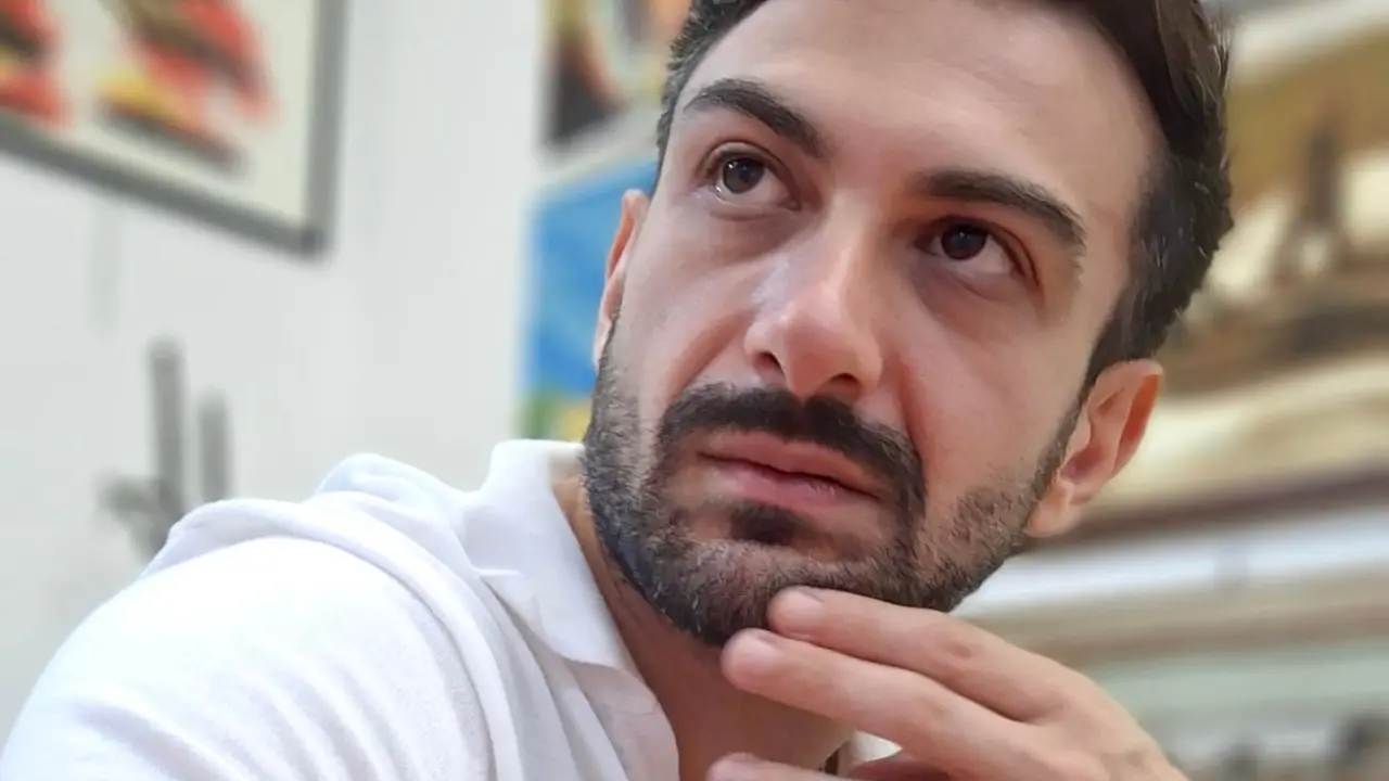 Dal cuore di Tropea alle Eolie, amori\u00A0social e ricerca di sé nel romanzo del calabrese Fabio Cernuto