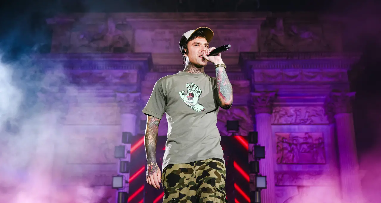 Compenso da 100mila euro\u00A0per Fedez alla Festa dello Stocco a Cittanova: tra le richieste anche vino senza solfiti e cibo bio\n