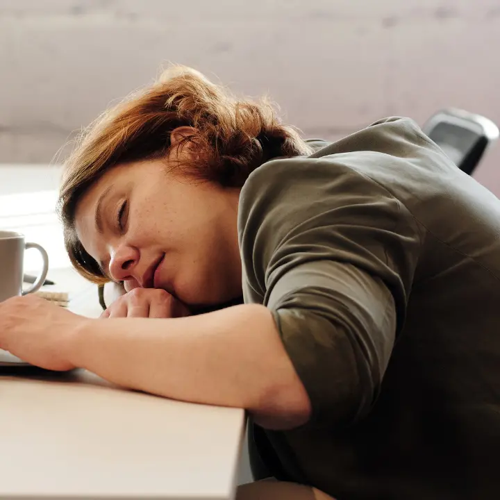 Pisolini, love leave e maggiordomi aziendali: quando il lavoro diventa quasi una vacanza\n