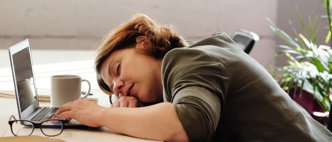 Pisolini, love leave e maggiordomi aziendali: quando il lavoro diventa quasi una vacanza\n