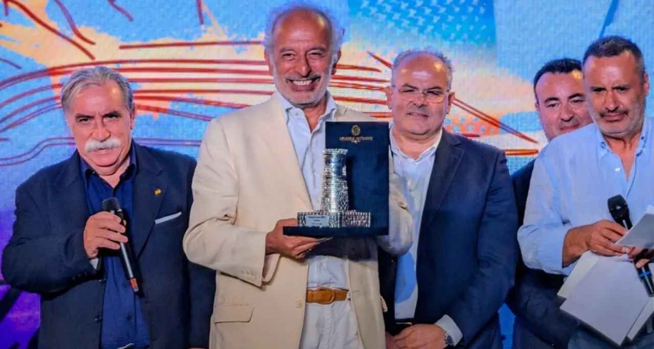 Vince la\u00A0XIV edizione del Premio Caccuri\u00A0Gad Lerner “Gaza. Odio e amore per Israele”\n