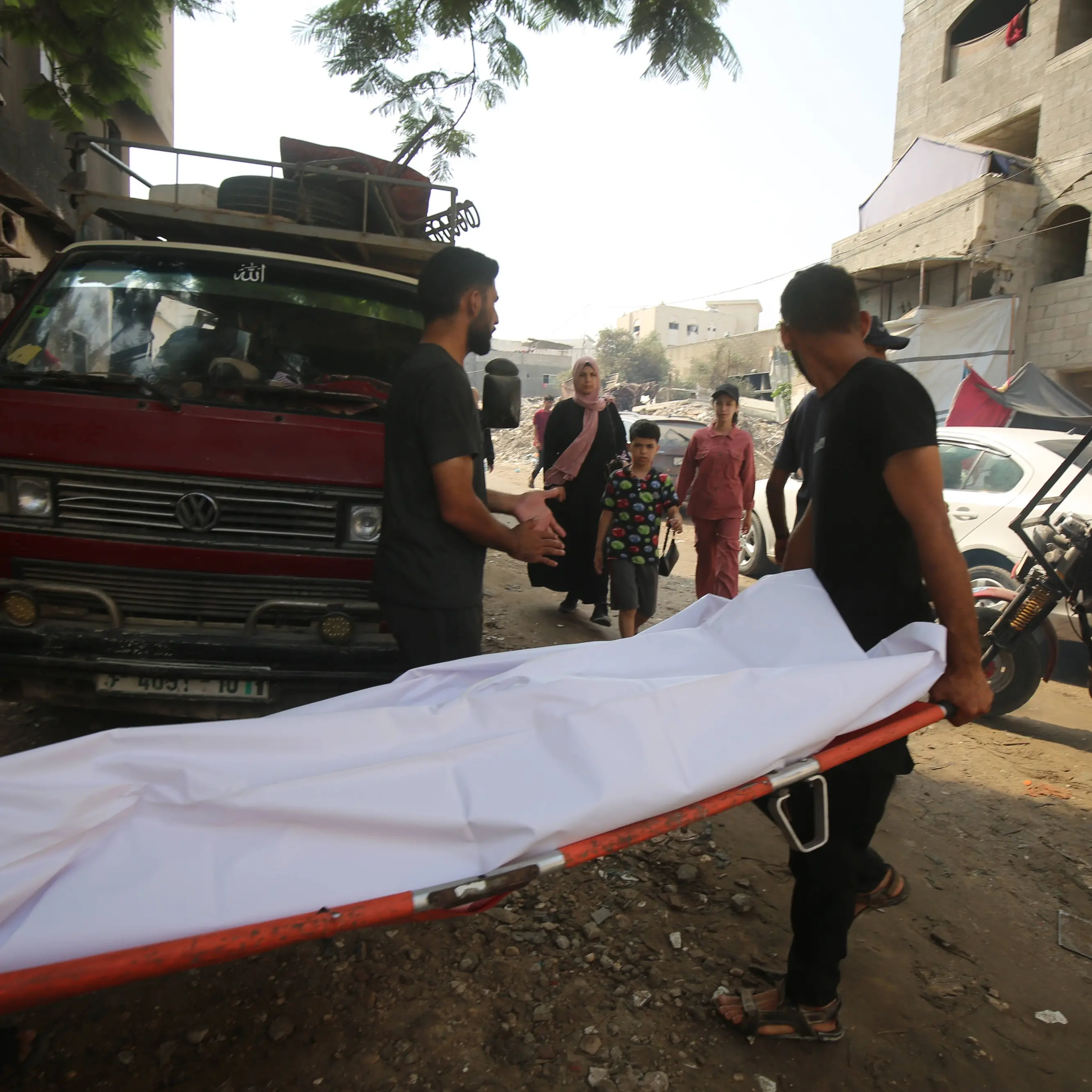 Raid contro una tenda di giornalisti a Gaza, uccisi 5 di Al Jazeera. Israele: «Uno di loro era un terrorista»