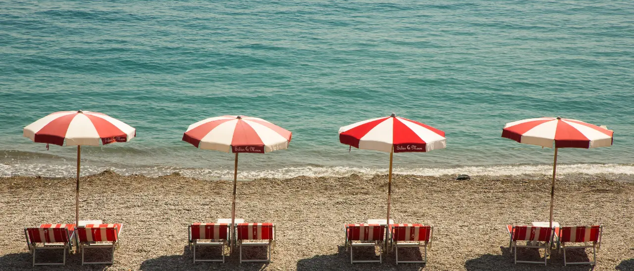 Il turismo crolla del 25%, così la Calabria ha perso le estati\u00A0“autentiche” degli anni ‘80\u00A0 per inseguire il lusso\n