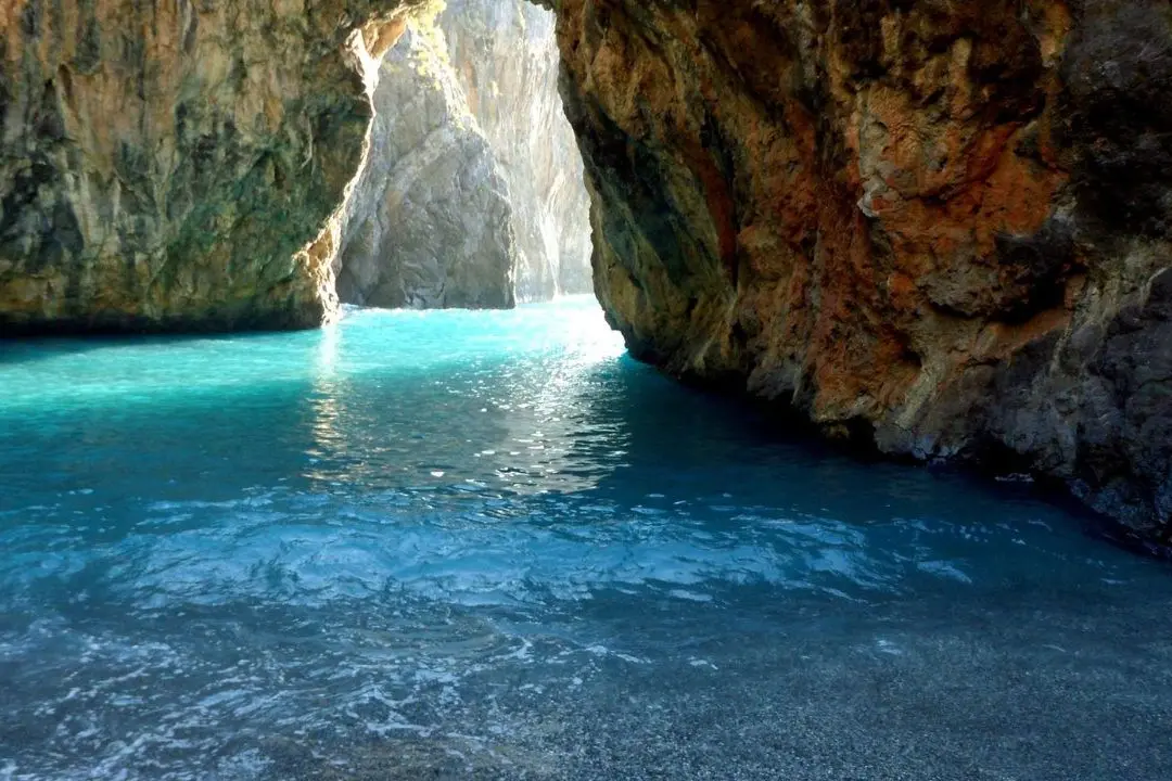 Arcomagno di San Nicola Arcella, aumentano del 30 per cento i visitatori: nel mese di luglio sono stati 26mila\n