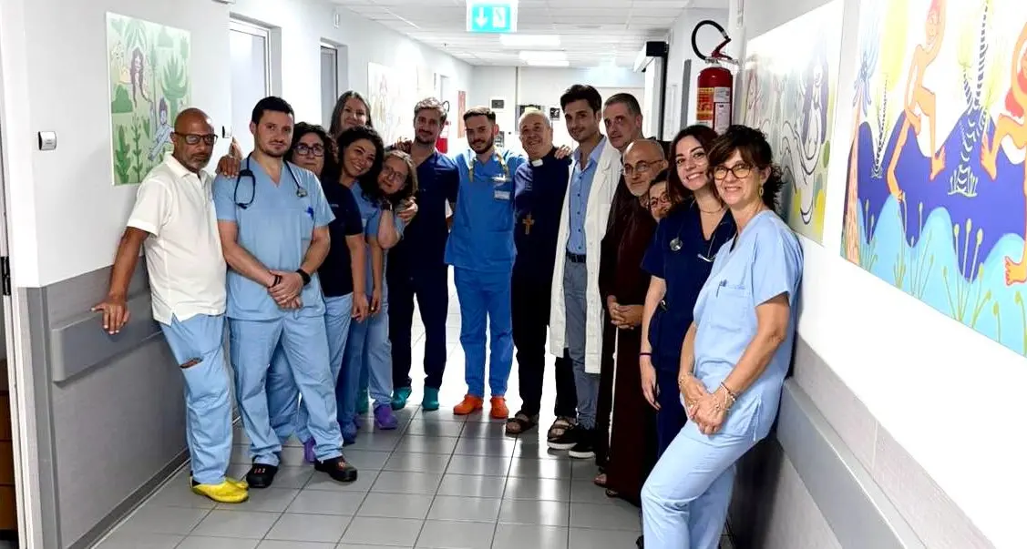 Ricoverati a Cosenza per intossicazione da botulino, il Vescovo Checchinato in visita ai pazienti dell’Annunziata\n
