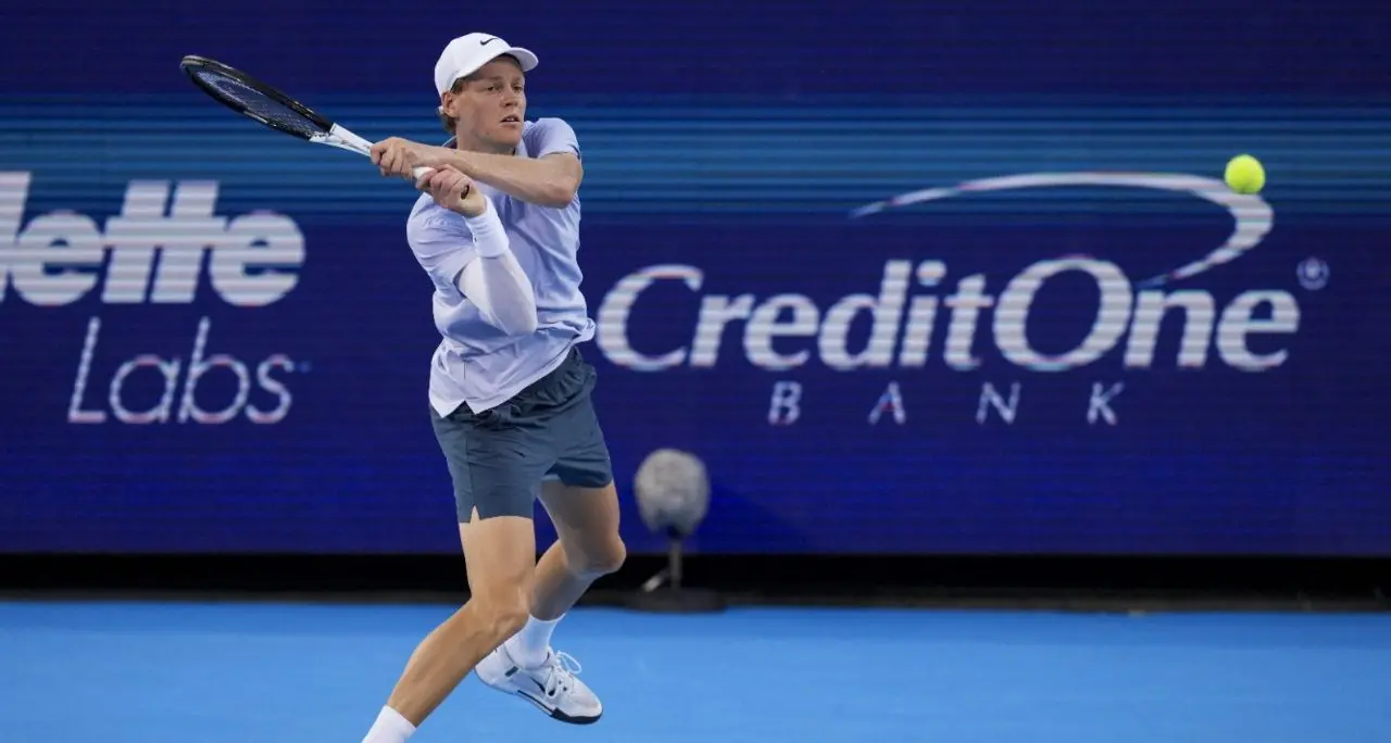 Tennis, Sinner batte Mannarino (e la pioggia) e accede\u00A0ai quarti di Cincinnati\n