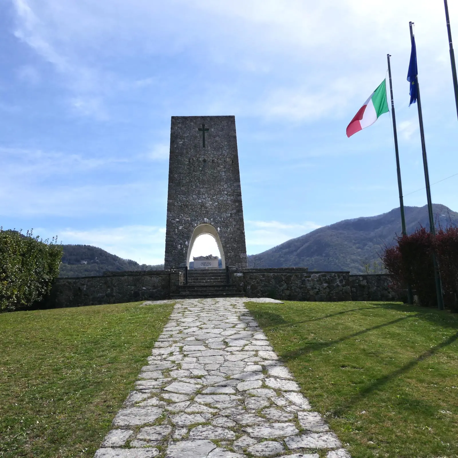 Il 12 agosto 1944 la strage nazista di Sant’Anna di Stazzema: 560 le vittime innocenti della guerra ai civili\n