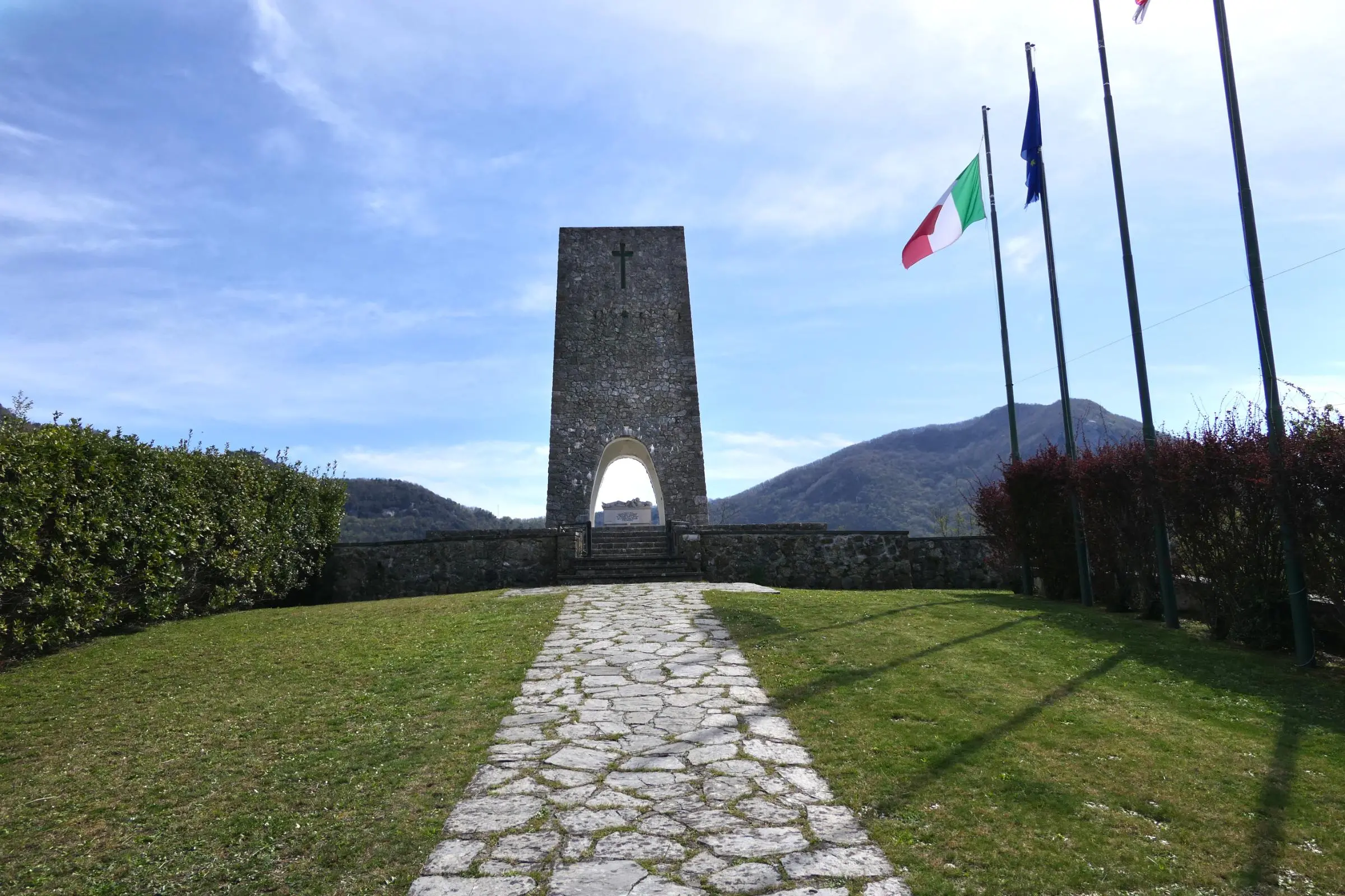 Il 12 agosto 1944 la strage nazista di Sant’Anna di Stazzema: 560 le vittime innocenti della guerra ai civili\n