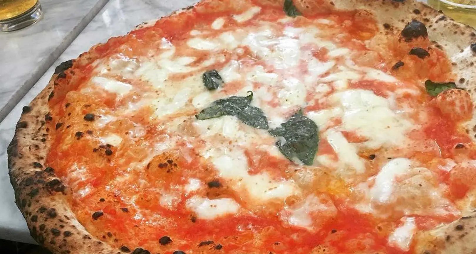 La storica pizzeria napoletana \"Da Michele\" sbarca a Cosenza e cerca subito personale