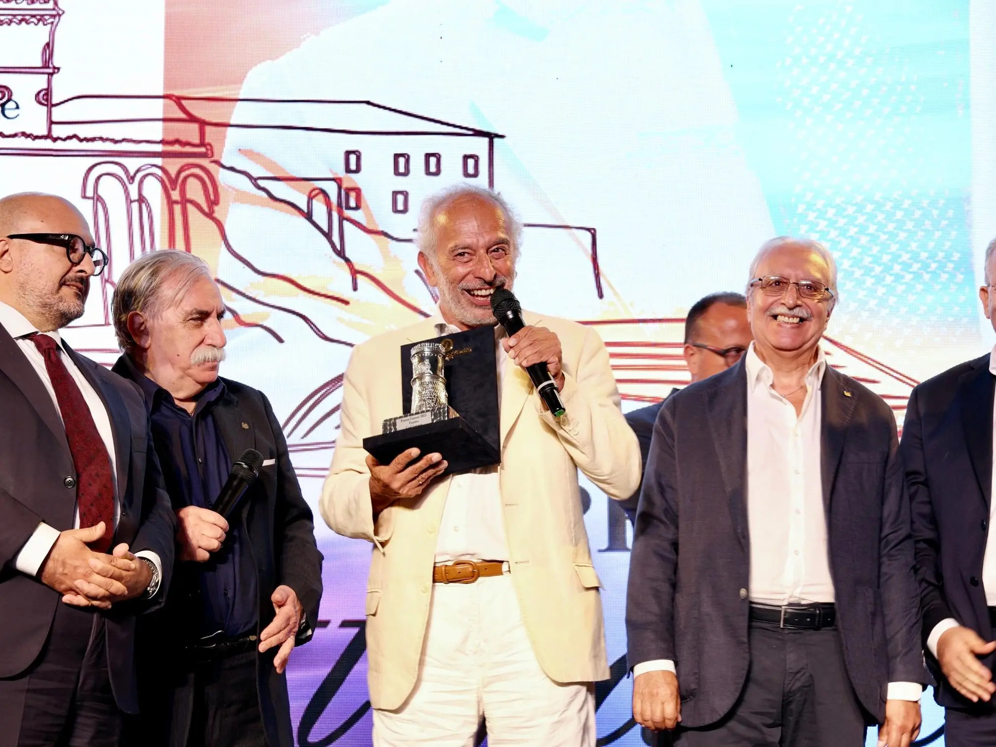 Il Premio Caccuri 2025 accende la Calabria delle idee: una scommessa vincente che si aprirà al Brasile