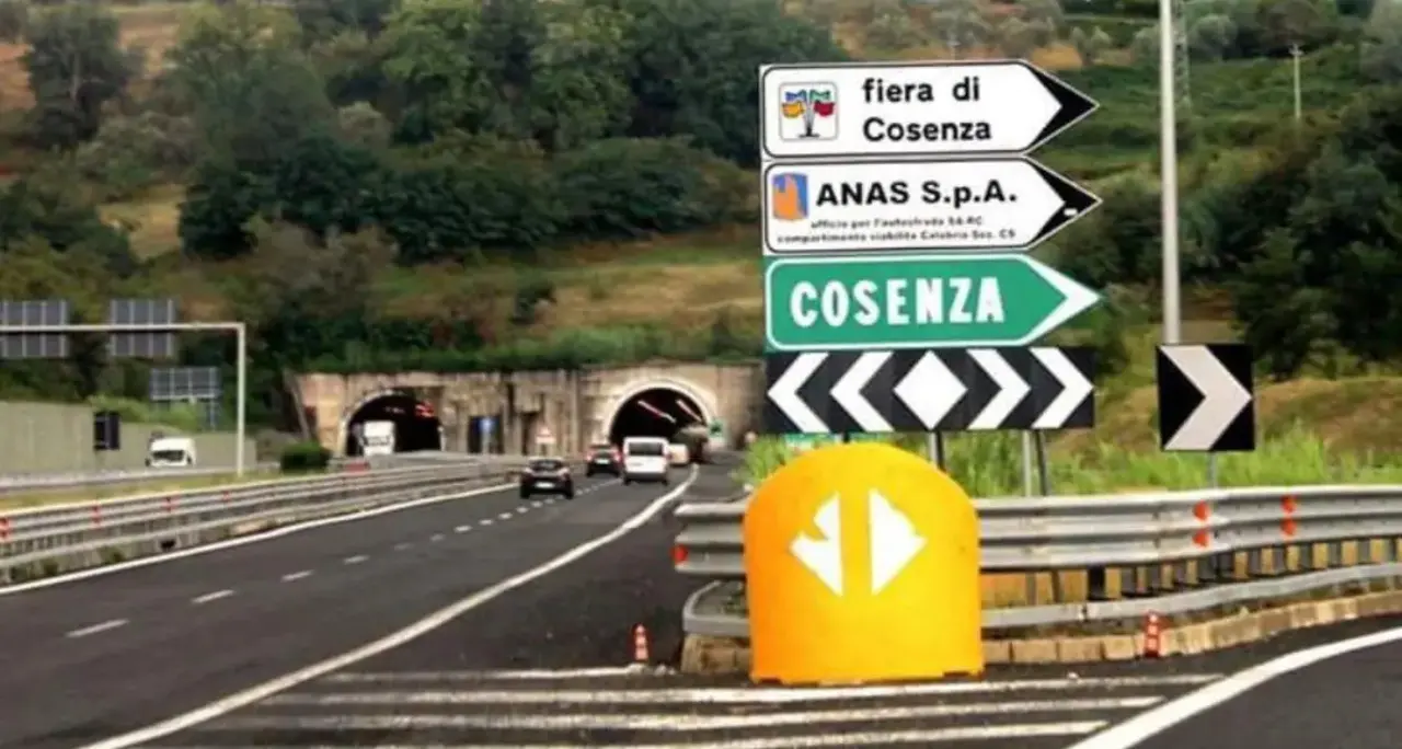 Tre miliardi per i lavori di ammodernamento dell’autostrada tra Cosenza e Altilia: ecco cos’è previsto\n