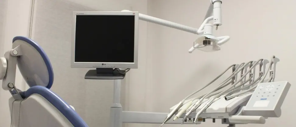 Falso dentista scoperto in Sila: sequestrato denaro contante e studio medico abusivo\n