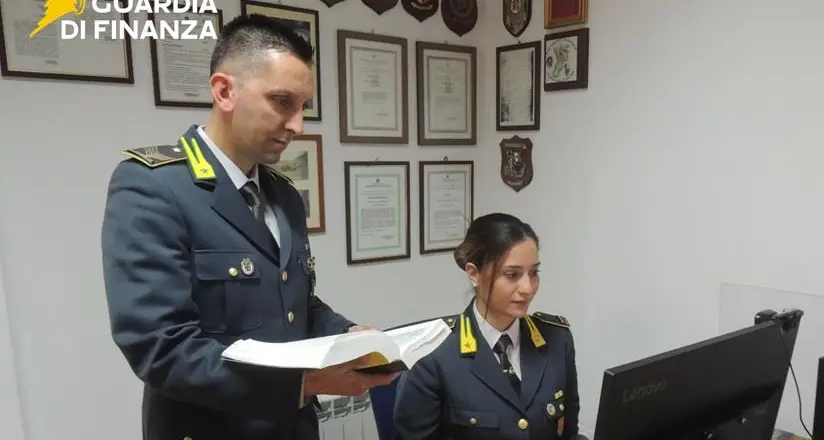Blitz a Spezzano Sila,\u00A0scoperto falso dentista: la Finanza sequestra lo studio\n
