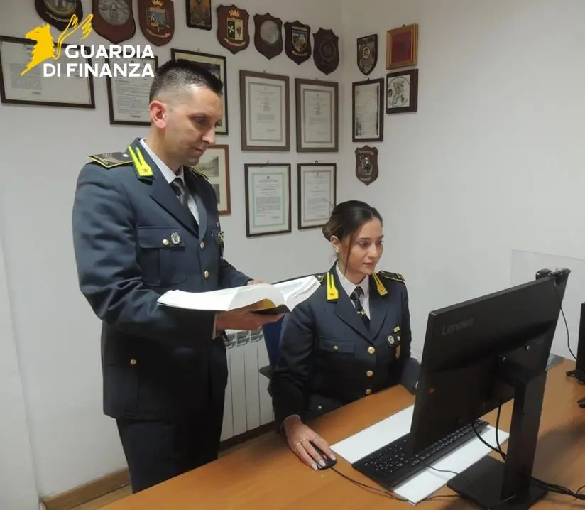 Blitz a Spezzano Sila,\u00A0scoperto falso dentista: la Finanza sequestra lo studio\n