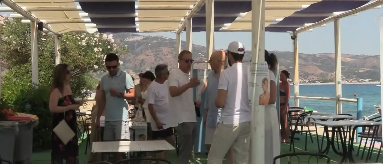 A Soverato i consigli dei dermatologi direttamente in spiaggia:\u00A0«Al sole in sicurezza, nel 2024 +7% di melanomi»