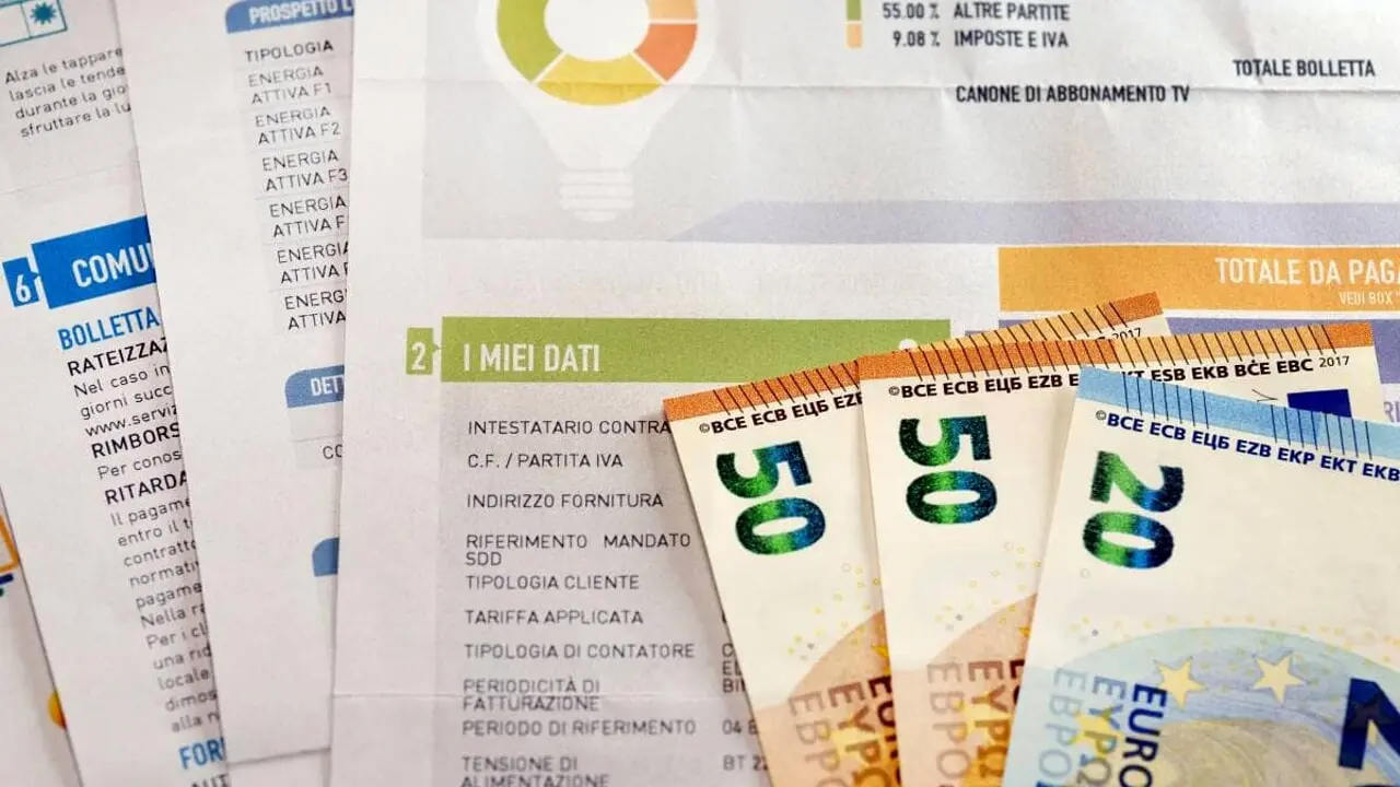 Bollette luce e gas, dal 2026 il cambio di fornitore in un solo giorno: i vantaggi e le incognite della riforma Arera\n