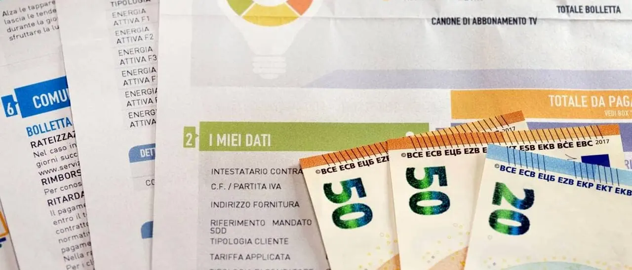 Bollette luce e gas, dal 2026 il cambio di fornitore in un solo giorno: i vantaggi e le incognite della riforma Arera\n