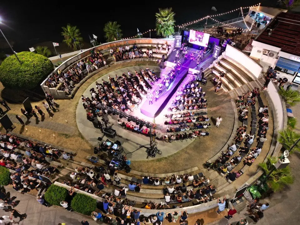 Premio Scintille Cultura Calabria 2025: assegnati i riconoscimenti alle eccellenze della regione\n