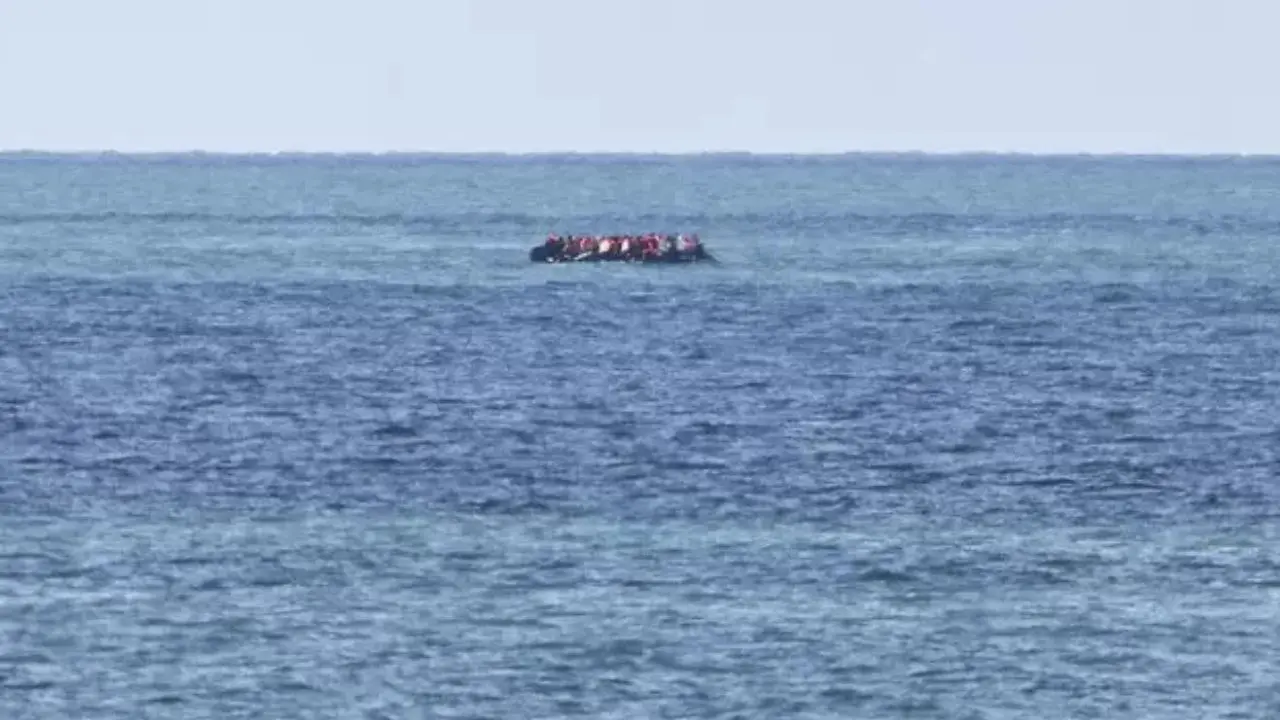 Lampedusa, si ribaltano due barconi di migranti: almeno 26 morti. Si cercano i dispersi