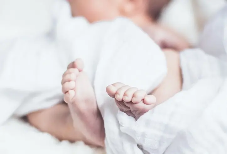 Neonato muore all’ospedale di Cetraro, avviate le indagini e sequestrate le cartelle cliniche\n